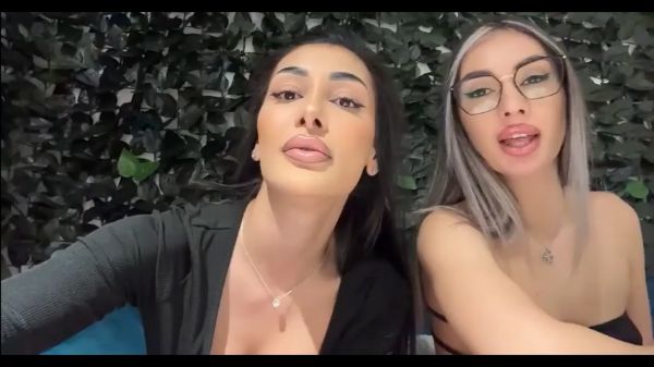 Danikapatricks cu prietena ei show videochat xxx
